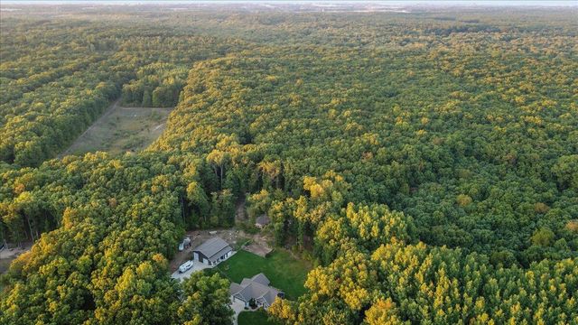 5327 128th Ave Avenue, Fennville, MI 49408