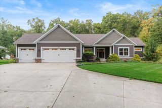 5327 128th Ave Avenue, Fennville, MI 49408