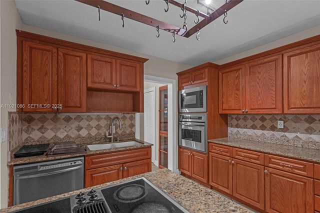 9400 SW 193rd Dr 9400, Cutler Bay, FL 33157