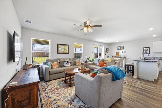 6001 Crest Bridge Court, Bryan, TX 77807