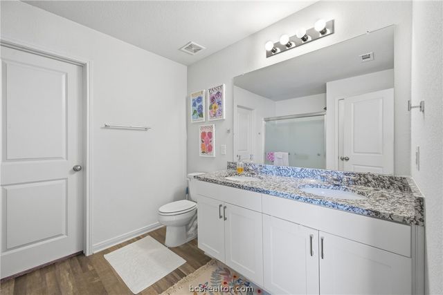 6001 Crest Bridge Court, Bryan, TX 77807