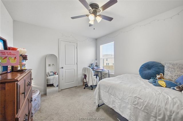 6001 Crest Bridge Court, Bryan, TX 77807