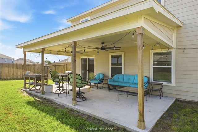 6001 Crest Bridge Court, Bryan, TX 77807