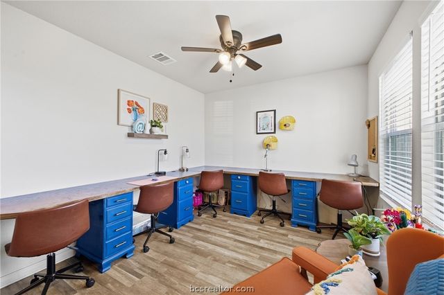 6001 Crest Bridge Court, Bryan, TX 77807