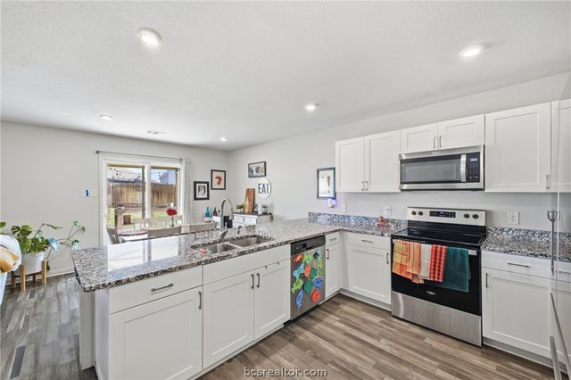 6001 Crest Bridge Court, Bryan, TX 77807