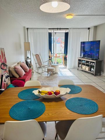 118 Royal Park Dr 1F, Oakland Park, FL 33309