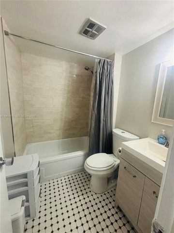 118 Royal Park Dr 1F, Oakland Park, FL 33309