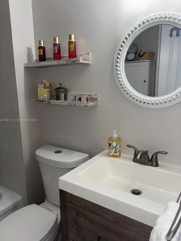 118 Royal Park Dr 1F, Oakland Park, FL 33309