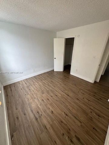 492 NW 165th St Road C415, Miami, FL 33169