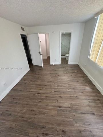 492 NW 165th St Road C415, Miami, FL 33169