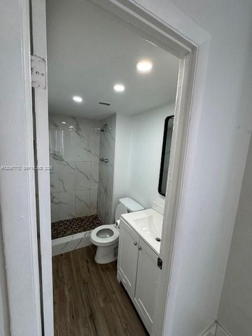 492 NW 165th St Road C415, Miami, FL 33169
