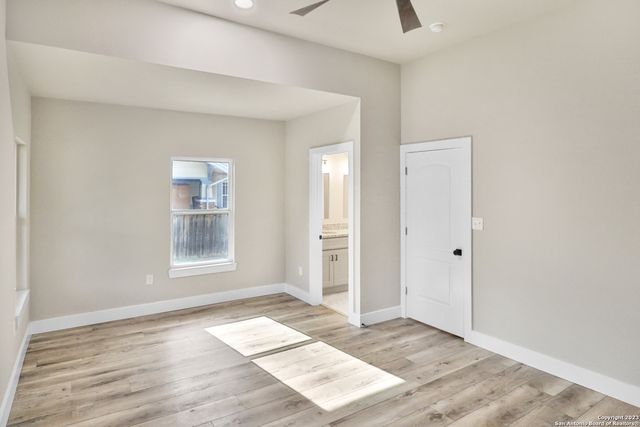 858 Steves Ave, San Antonio, TX 78210