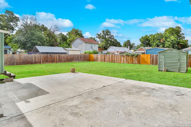 858 Steves Ave, San Antonio, TX 78210