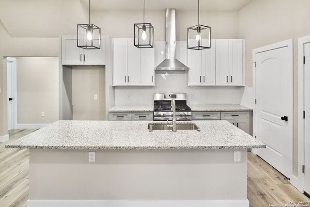858 Steves Ave, San Antonio, TX 78210