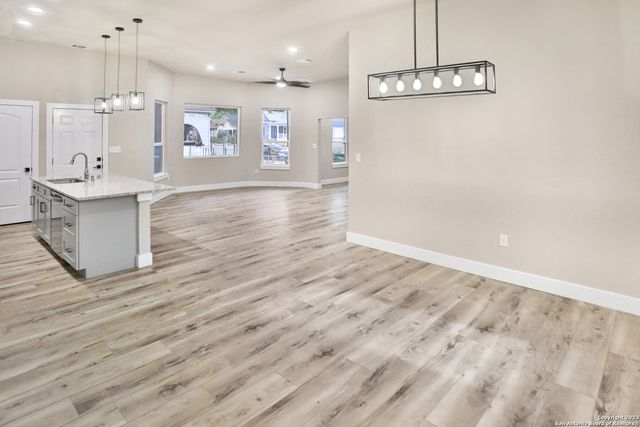 858 Steves Ave, San Antonio, TX 78210