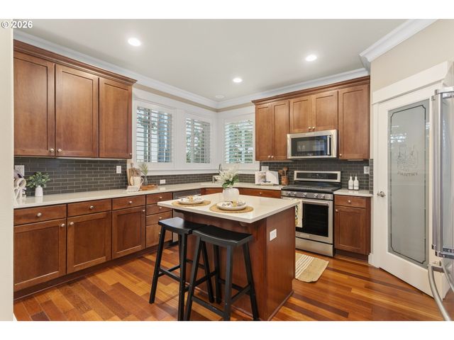 16327 Sw GEMSTONE Ct, Beaverton, OR 97007