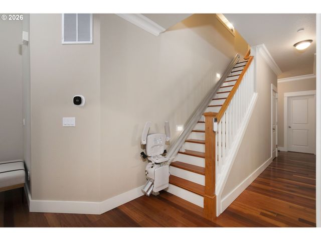 16327 Sw GEMSTONE Ct, Beaverton, OR 97007