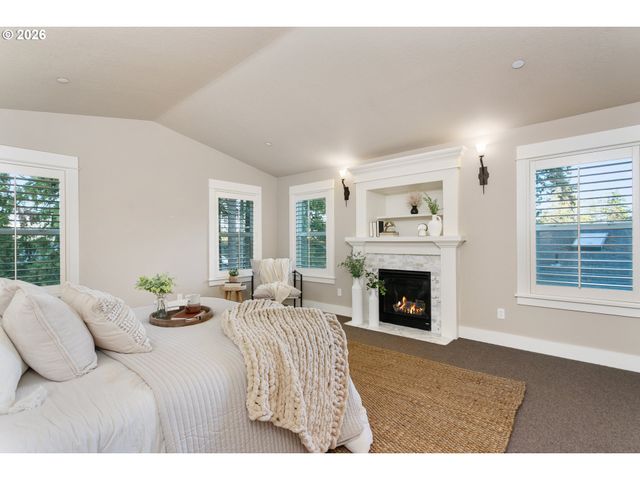 16327 Sw GEMSTONE Ct, Beaverton, OR 97007