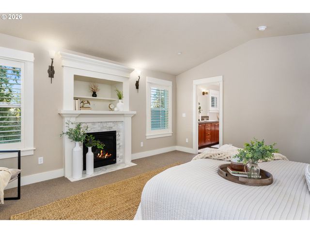 16327 Sw GEMSTONE Ct, Beaverton, OR 97007