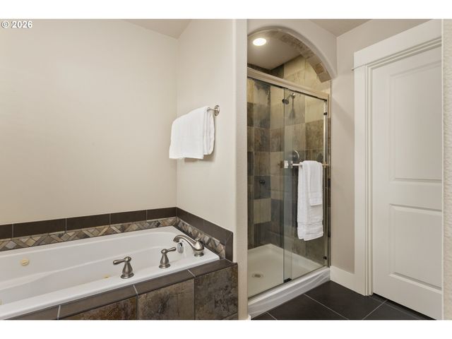 16327 Sw GEMSTONE Ct, Beaverton, OR 97007