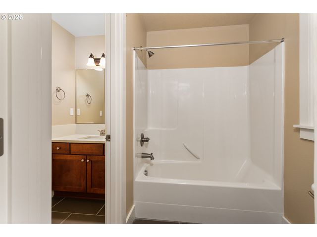 16327 Sw GEMSTONE Ct, Beaverton, OR 97007