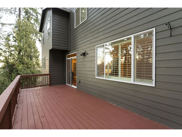 16327 Sw GEMSTONE Ct, Beaverton, OR 97007