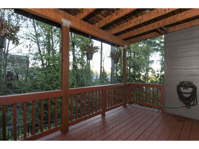 16327 Sw GEMSTONE Ct, Beaverton, OR 97007