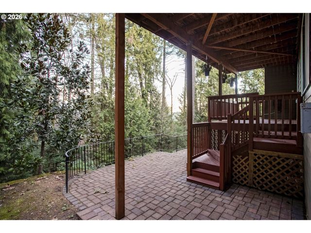 16327 Sw GEMSTONE Ct, Beaverton, OR 97007