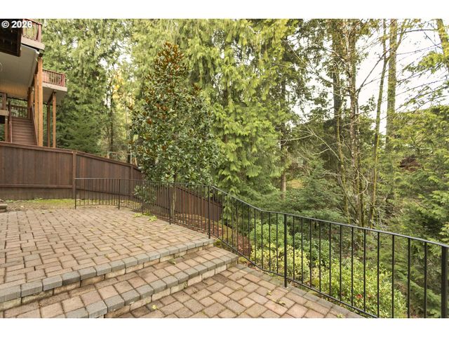 16327 Sw GEMSTONE Ct, Beaverton, OR 97007