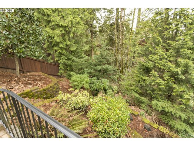 16327 Sw GEMSTONE Ct, Beaverton, OR 97007