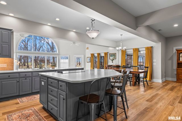 9343 PRAIRIE CREEK Road, New Berlin, IL 62670