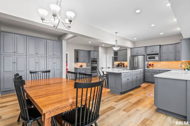 9343 PRAIRIE CREEK Road, New Berlin, IL 62670