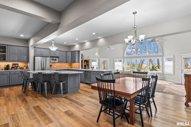 9343 PRAIRIE CREEK Road, New Berlin, IL 62670