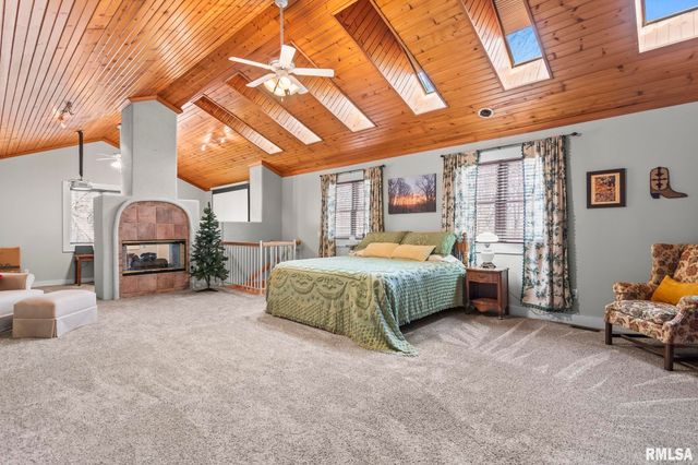 9343 PRAIRIE CREEK Road, New Berlin, IL 62670