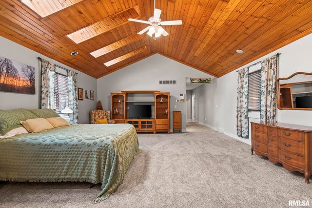 9343 PRAIRIE CREEK Road, New Berlin, IL 62670