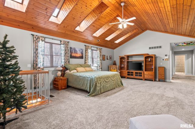 9343 PRAIRIE CREEK Road, New Berlin, IL 62670