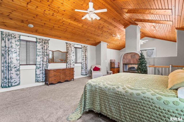 9343 PRAIRIE CREEK Road, New Berlin, IL 62670