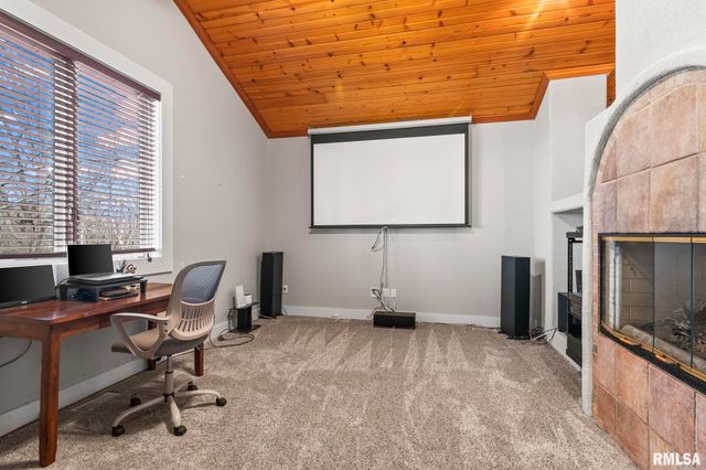 9343 PRAIRIE CREEK Road, New Berlin, IL 62670