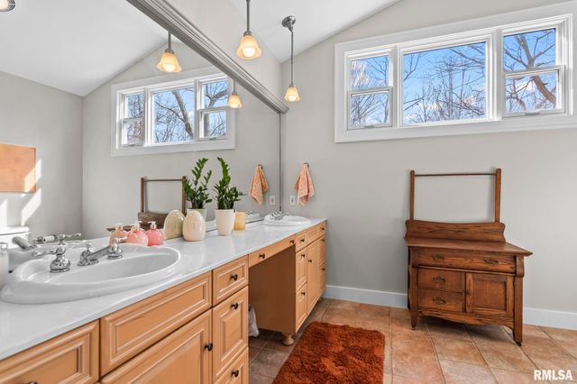 9343 PRAIRIE CREEK Road, New Berlin, IL 62670