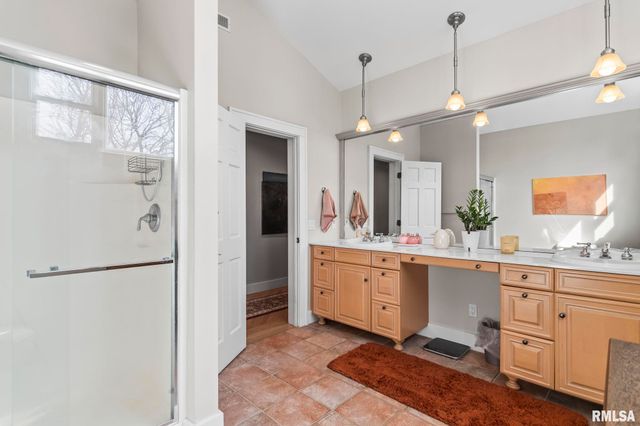 9343 PRAIRIE CREEK Road, New Berlin, IL 62670