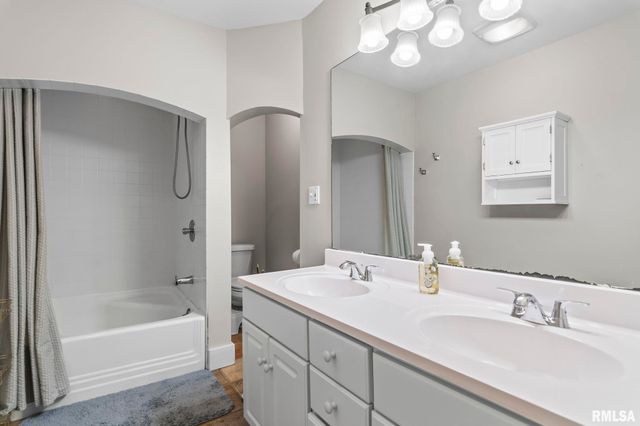 9343 PRAIRIE CREEK Road, New Berlin, IL 62670