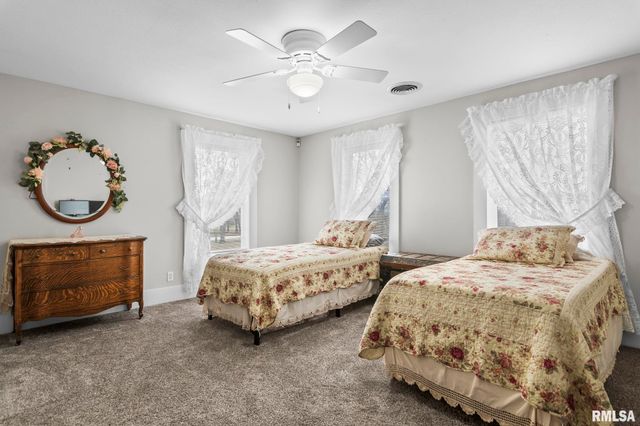 9343 PRAIRIE CREEK Road, New Berlin, IL 62670