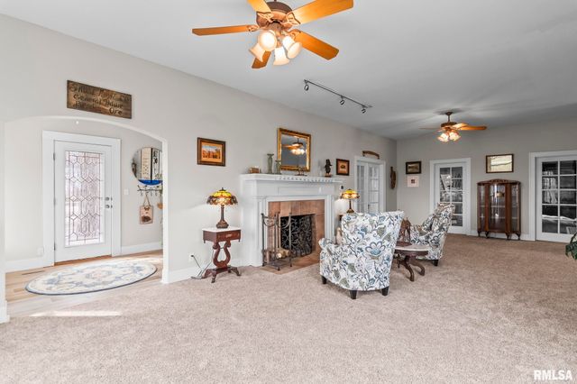 9343 PRAIRIE CREEK Road, New Berlin, IL 62670