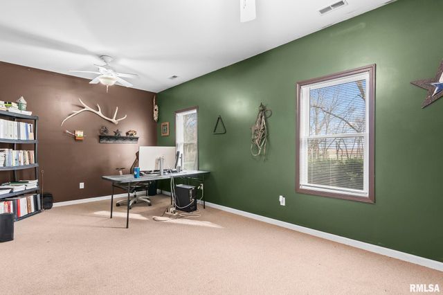 9343 PRAIRIE CREEK Road, New Berlin, IL 62670