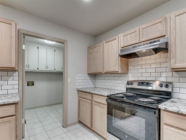 8416 Huckleberry Road, Edmond, OK 73034