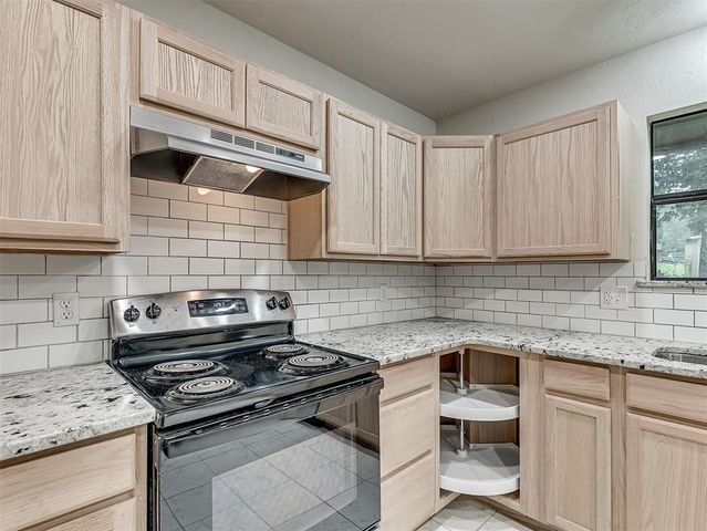 8416 Huckleberry Road, Edmond, OK 73034