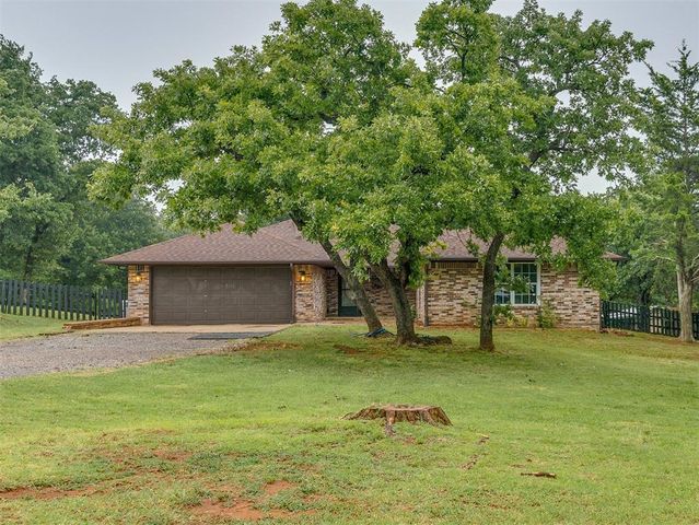 8416 Huckleberry Road, Edmond, OK 73034