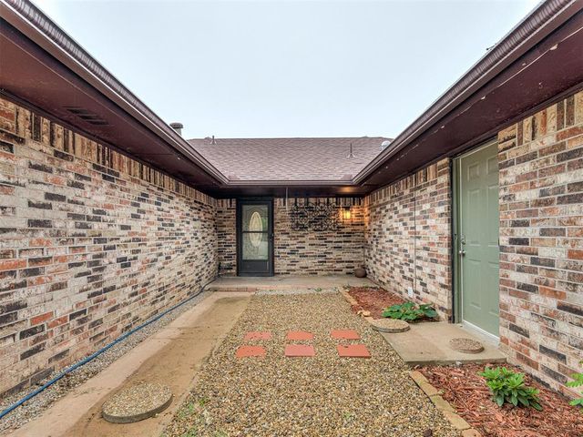 8416 Huckleberry Road, Edmond, OK 73034