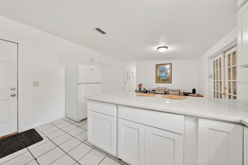 Image 11 of property listing at 410 SANTIAGO AVENUE, Orlando, FL 32807