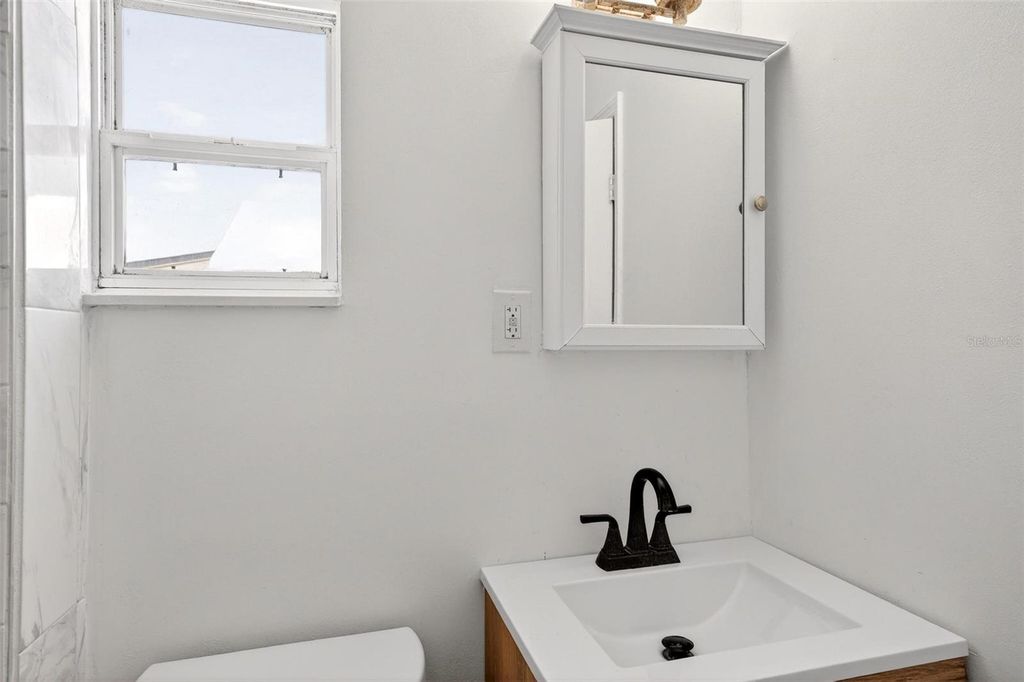 Image 18 of property listing at 410 SANTIAGO AVENUE, Orlando, FL 32807